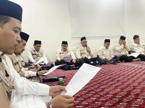 musyrif-diny-bersama-ppih-gelar-istighotsah,-fokus-keselamatan-jamaah