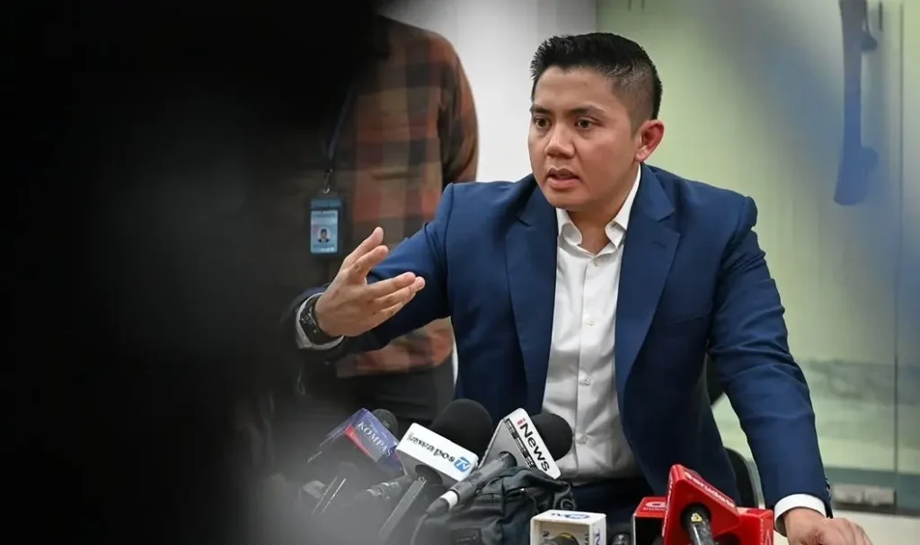 intip-koleksi-mobil-seskab-teddy-indra-wijaya,-nilainya-rp1,2-miliar