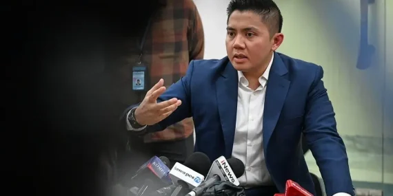 intip-koleksi-mobil-seskab-teddy-indra-wijaya,-nilainya-rp1,2-miliar