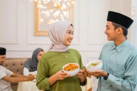 menjadi-muslim-seutuhnya:-dekat-dengan-allah,-baik-kepada-manusia