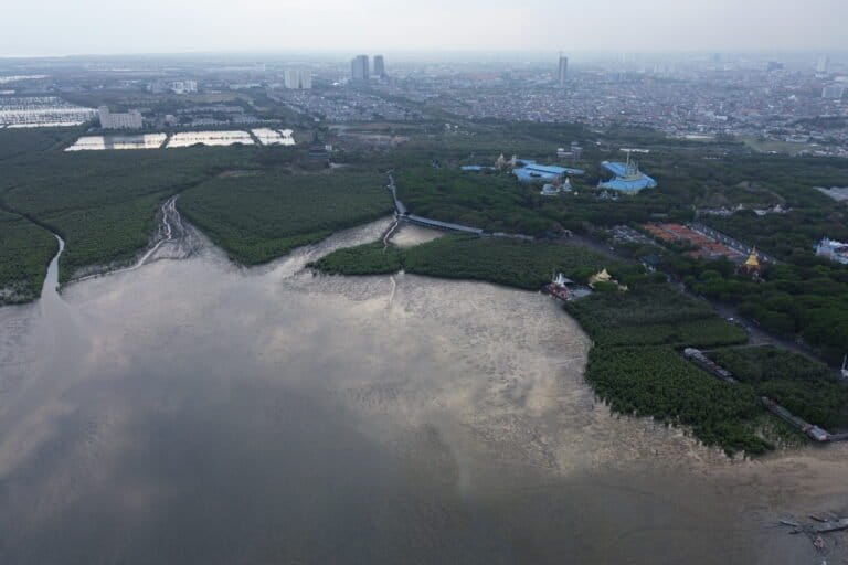 nelayan-desak-kejelasan-penghentian-proyek-reklamasi-surabaya