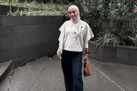 5-outfit-hijab-kasual-hingga-formal-ala-enno-lerian