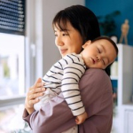 ciri-perkembangan-bayi-4-bulan-yang-normal,-bunda-perlu-tahu