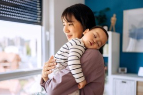 ciri-perkembangan-bayi-4-bulan-yang-normal,-bunda-perlu-tahu