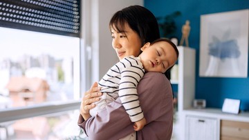ciri-perkembangan-bayi-4-bulan-yang-normal,-bunda-perlu-tahu