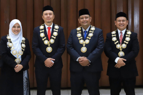 usk-pecah-telur:-rina-oktari-disebut-jadi-perempuan-pertama-yang-duduk-di-kursi-wakil-rektor