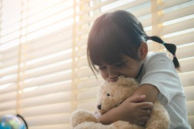 10-ciri-anak-perempuan-dibesarkan-oleh-ayah-narsistik