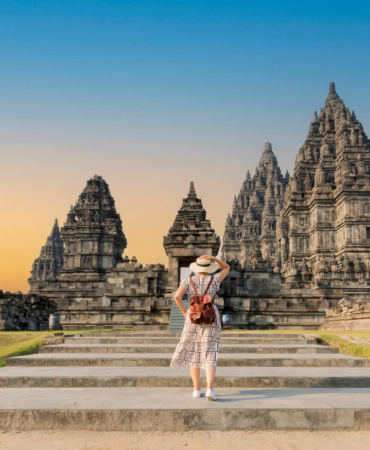 solo-traveling-vs-group-tour:-mana-yang-lebih-worth-it-di-jogja?