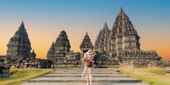 solo-traveling-vs-group-tour:-mana-yang-lebih-worth-it-di-jogja?