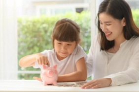 bukan-cuma-menabung,-psikolog-ungkap-cara-membentuk-anak-bijak-soal-uang-sejak-kecil