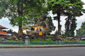 mitos-patung-bayi-sakah-di-gianyar-bali,-bisa-menangis-dan-menoleh-di-malam-hari