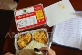 jelang-armuzna,-kemenhaj-siapkan-layanan-konsumsi-siap-santap-untuk-jemaah-indonesia