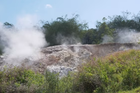 jejak-kotor-dan-luka-ekologis-di-atas-narasi-hijau-proyek-geothermal-mataloko