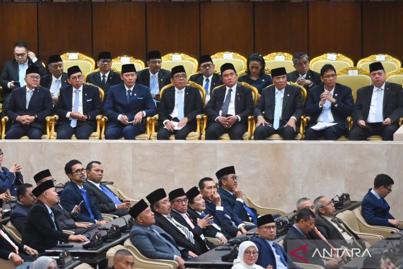 presiden-perintahkan-menteri-bersihkan-pungli-dan-korupsi-di-birokrasi