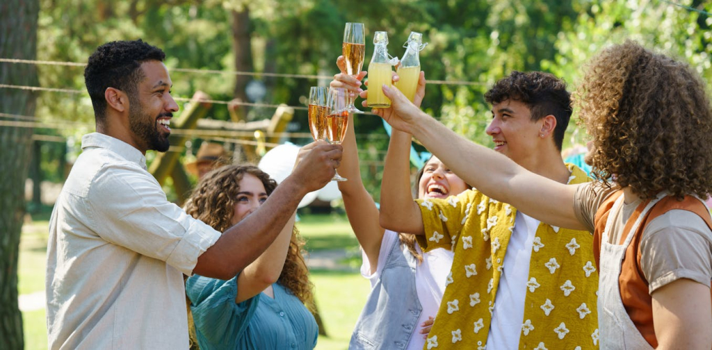 how-‘zebra-striping’-on-a-night-out-can-help-you-drink-less-–-and-potentially-avoid-a-hangover