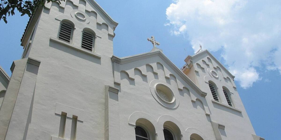 gereja-santo-antonius-purbayan:-tempat-pembaptisan-slamet-riyadi-yang-dibangun-dari-hasil-undian