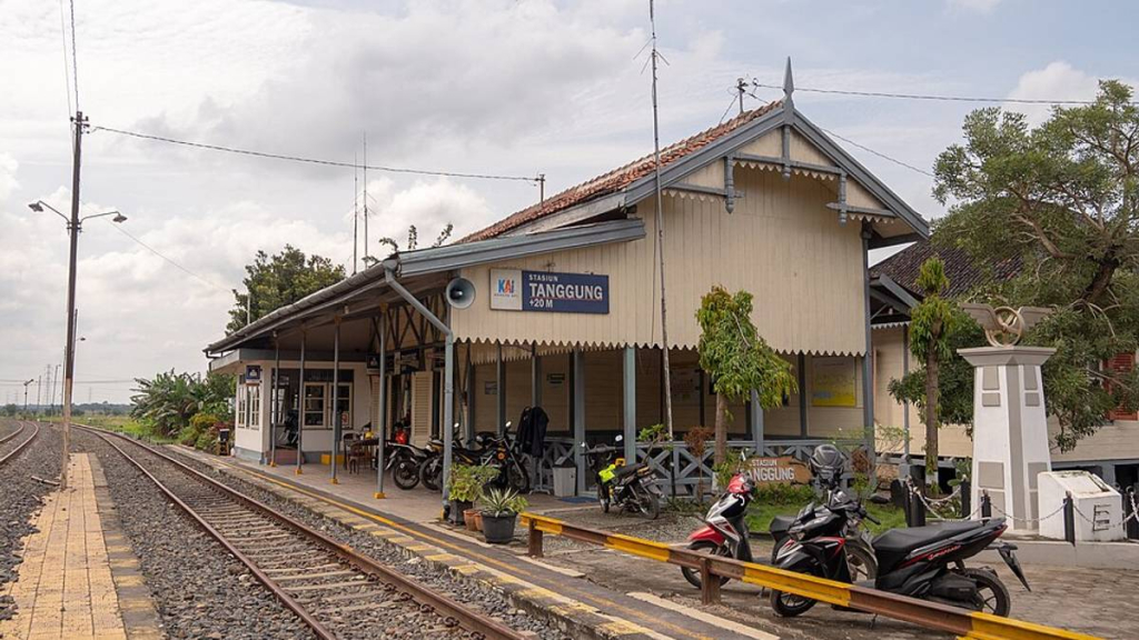 stasiun-tanggung-grobogan:-tempat-di-mana-riwayat-kereta-api-kita-bermula