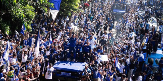 Persib Bandung, biru yang menolak padam