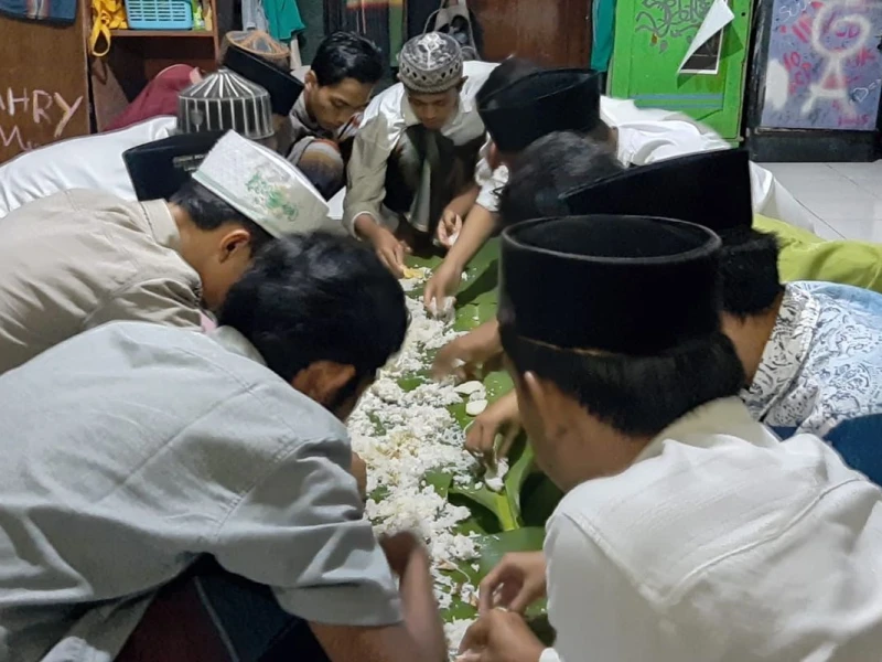 mengelola-mbg-di-pesantren-beralas-tradisi-mayoran