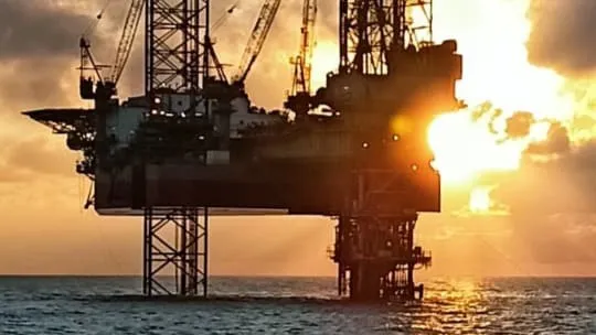 phe:-tanpa-intervensi,-produksi-minyak-ri-bisa-turun-24-persen-per-tahun