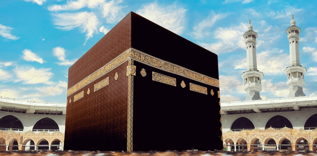 the-sacred-cloth-at-the-center-of-the-hajj-pilgrimage