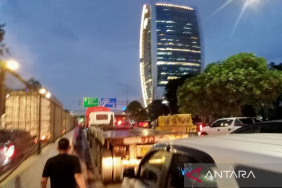 akses-menuju-pelabuhan-tanjung-priok-lumpuh-total-senin-sore