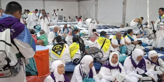 jemaah-haji-mulai-bergerak-ke-arafah,-kemenhaj-imbau-jaga-kesehatan