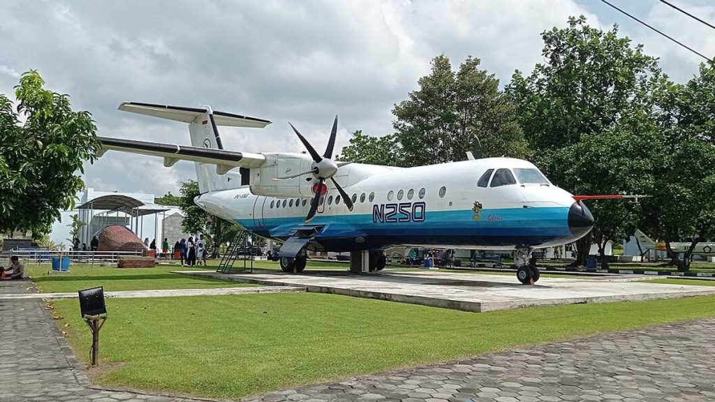 n-250-dikubur,-rupiah-diselamatkan:-pengorbanan-terbesar-bj.-habibie