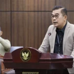 kesejahteraan-dosen-disorot-di-mk:-beban-tinggi,-gaji-tak-layak