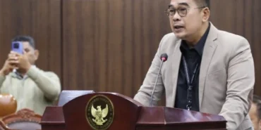 kesejahteraan-dosen-disorot-di-mk:-beban-tinggi,-gaji-tak-layak