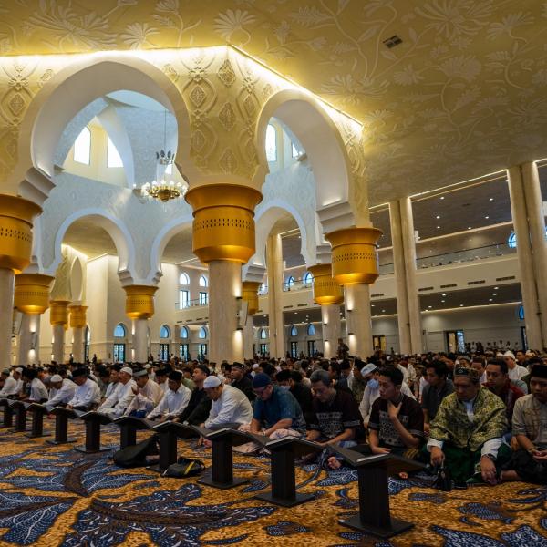 khutbah-iduladha:-berkurban-di-era-kebisingan-digital