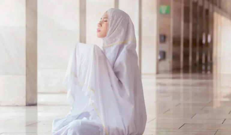 amalan-agar-aman-dari-hewan-berbisa-saat-mendaki-gunung