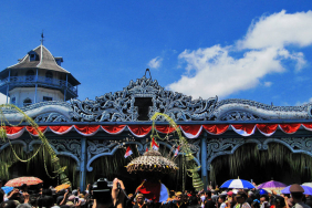 grebeg-besar-keraton-surakarta:-jejak-syukur,-doa,-dan-harmoni-budaya-jawa