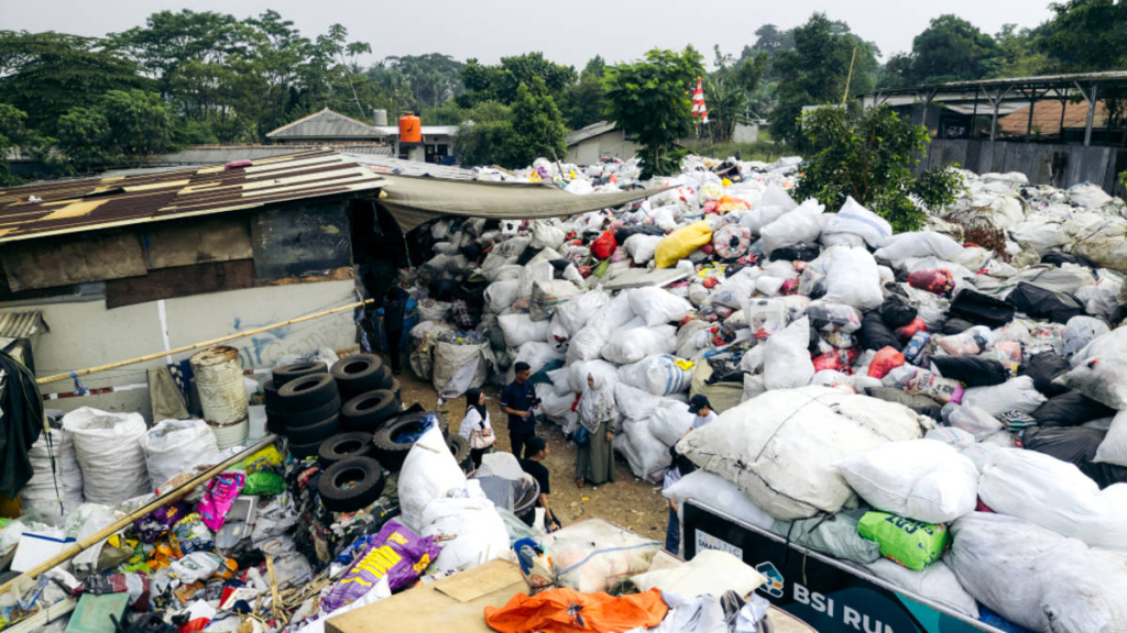 desa-tak-pilah-sampah-bisa-kena-sanksi,-brin-targetkan-masalah-sampah-beres-pada-2029
