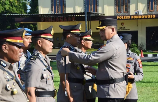 mutasi-besar-di-polres-bondowoso,-sejumlah-pejabat-utama-dan-kapolsek-berganti