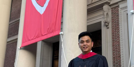 Pernah Gagal Masuk IPA dan Kuliah Kelamaan, Ariel Adhidevara Berhasil Nyasar ke Harvard