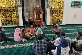 tahanan-polresta-sidoarjo-menikah,-akad-nikah-berlangsung-khidmat-di-masjid-al-ikhlas
