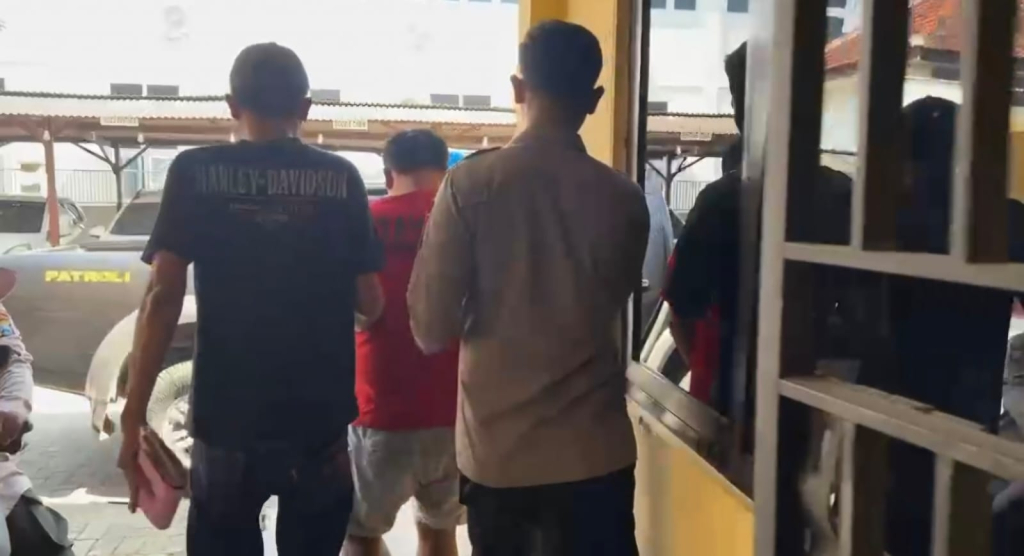 polisi-sampang-tangkap-pencuri-motor-di-pinggir-sawah-banyuates