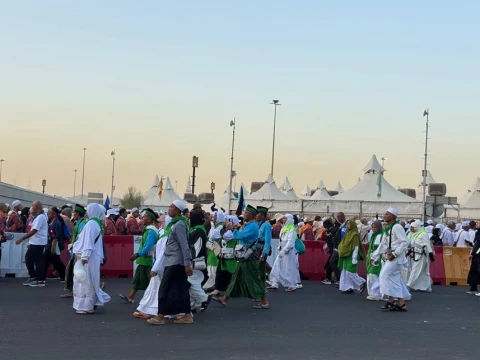 arafah,-muzdalifah,-dan-mina:-tiga-jejak-spiritualitas-puncak-dalam-perjalanan-haji