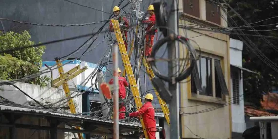 dpr-desak-pln-berikan-kompensasi-atas-blackout-di-sumatra