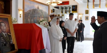 presiden-beri-penghormatan-terakhir-untuk-ryamizard-ryacudu