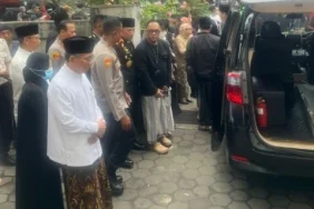 ketum-pbnu,-ketua-mpr,-kapolri,-dan-menteri-pppa-melayat-kiai-adib