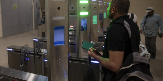 powerful-ai-is-making-facial-recognition-better-at-identifying-you