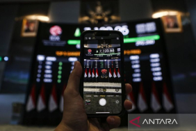 ihsg-ditutup-menguat-dipimpin-saham-sektor-energi