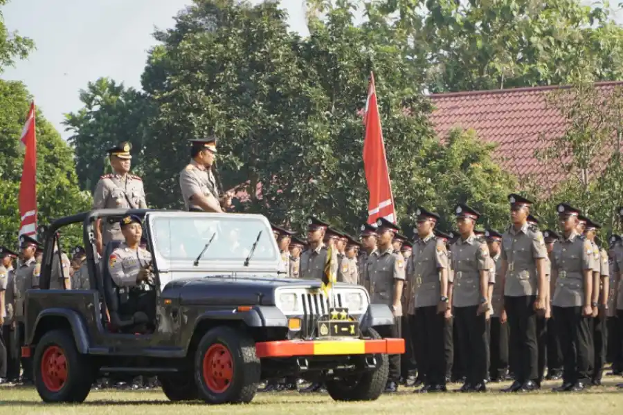 971-bintara-remaja-spn-mojokerto-resmi-dilantik-kapolda-jatim