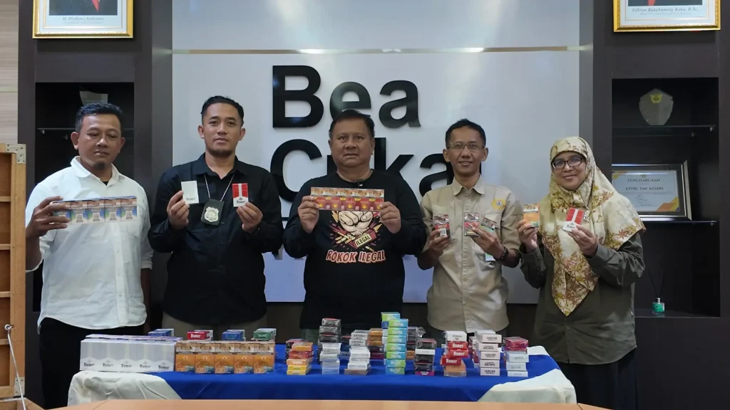 satpol-pp-dan-bea-cukai-kediri-amankan-3.412-batang-rokok-ilegal-di-ngronggo