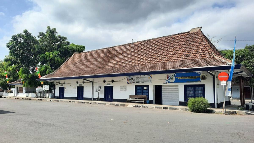 uniknya-terminal-palbapang-bantul-yang-ternyata-adalah-bekas-stasiun-palbapang