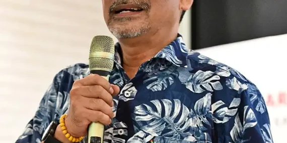 profil-rizal-mallarangeng:-lima-tahun-duduk-manis-jadi-komisaris-telkom-(tlkm)