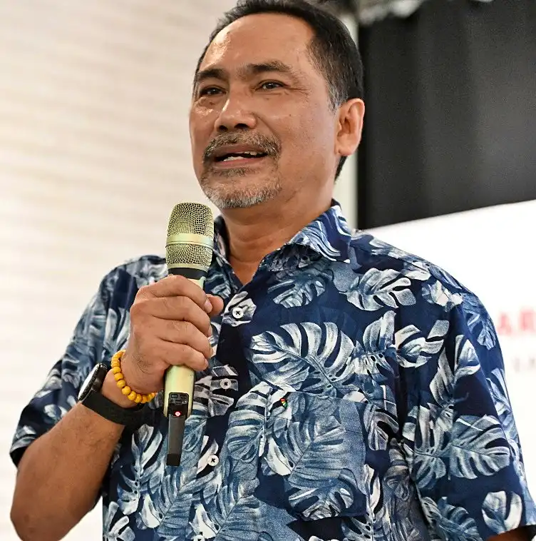 profil-rizal-mallarangeng:-lima-tahun-duduk-manis-jadi-komisaris-telkom-(tlkm)