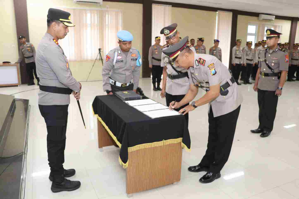 mutasi-besar-di-polres-sumenep,-empat-kapolsek-berganti-dalam-sertijab